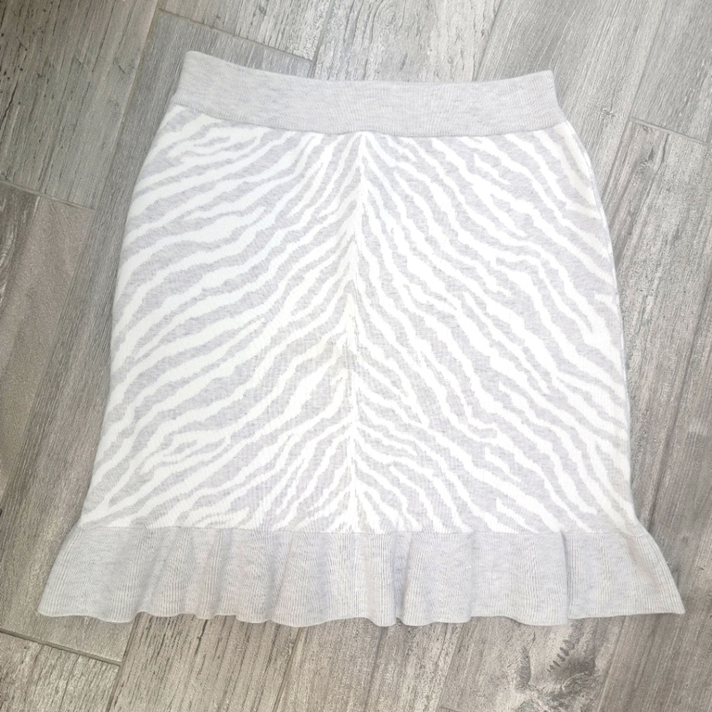 2/$20 NWT Anthropologie Dolan Zebra Ruffled Knit Skirt S - Picture 2 of 11